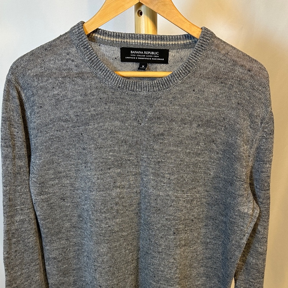 Banana Republic Men's Crewneck Sweater in Heather Gray